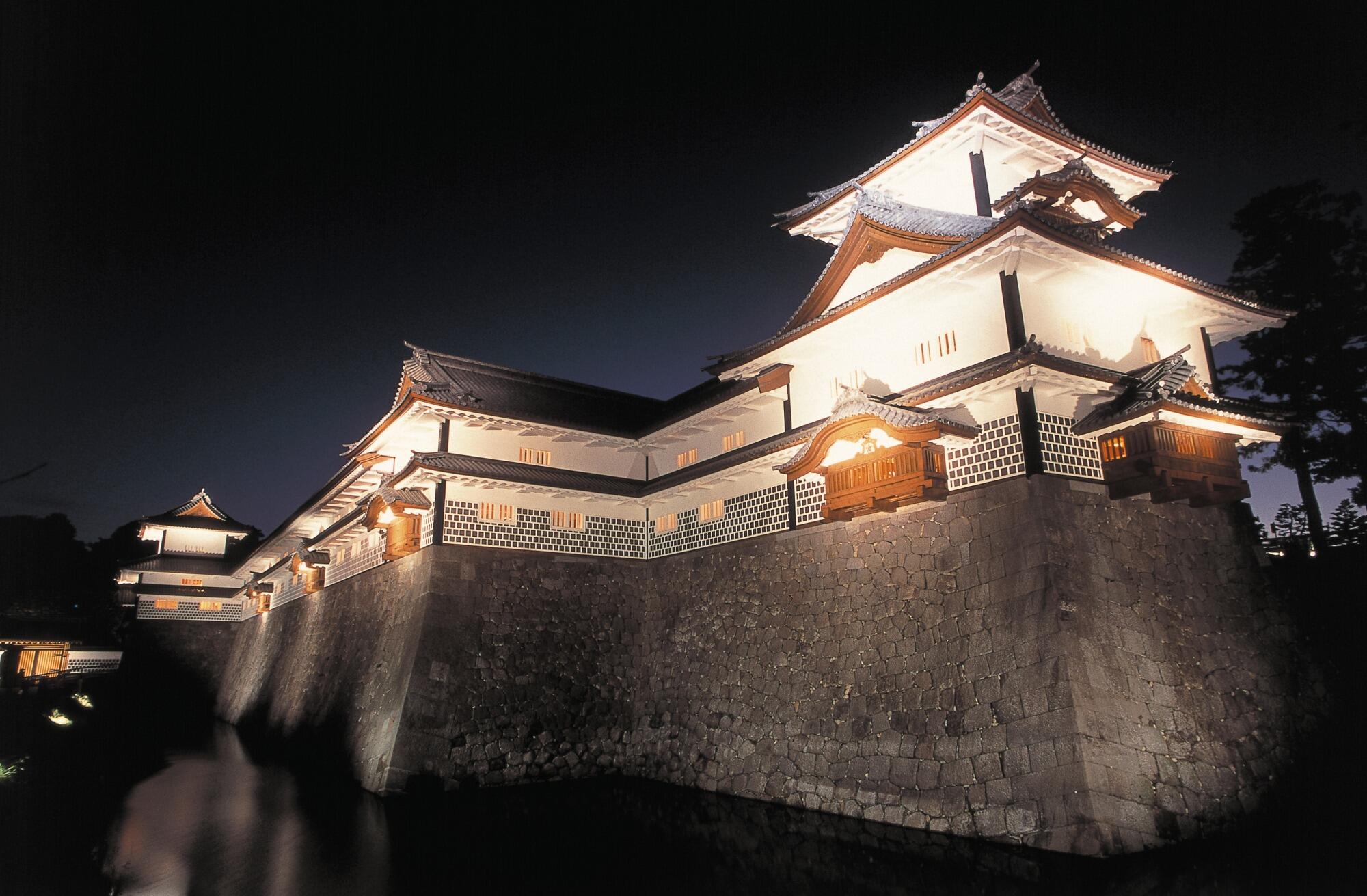48_金沢城公園・ライトアップ.jpg
